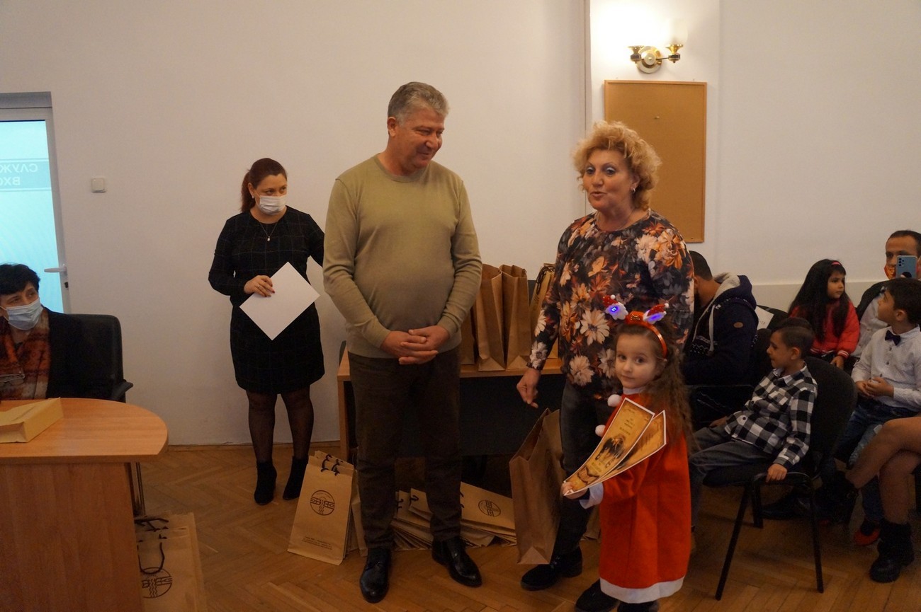 Община „Тунджа“ награди победителите в конкурса за стихотворение за Деня на народните будители